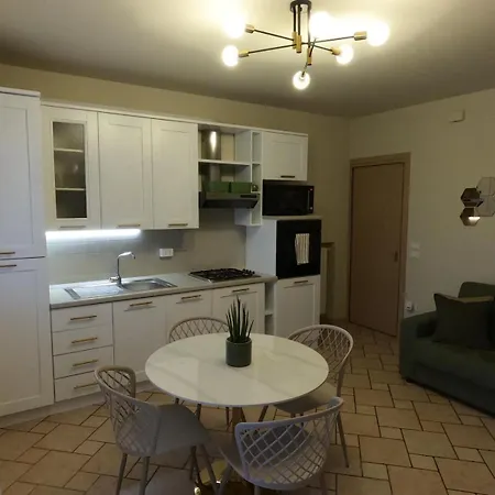Hoya Apartment *