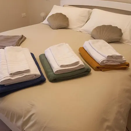Hoya Apartment *